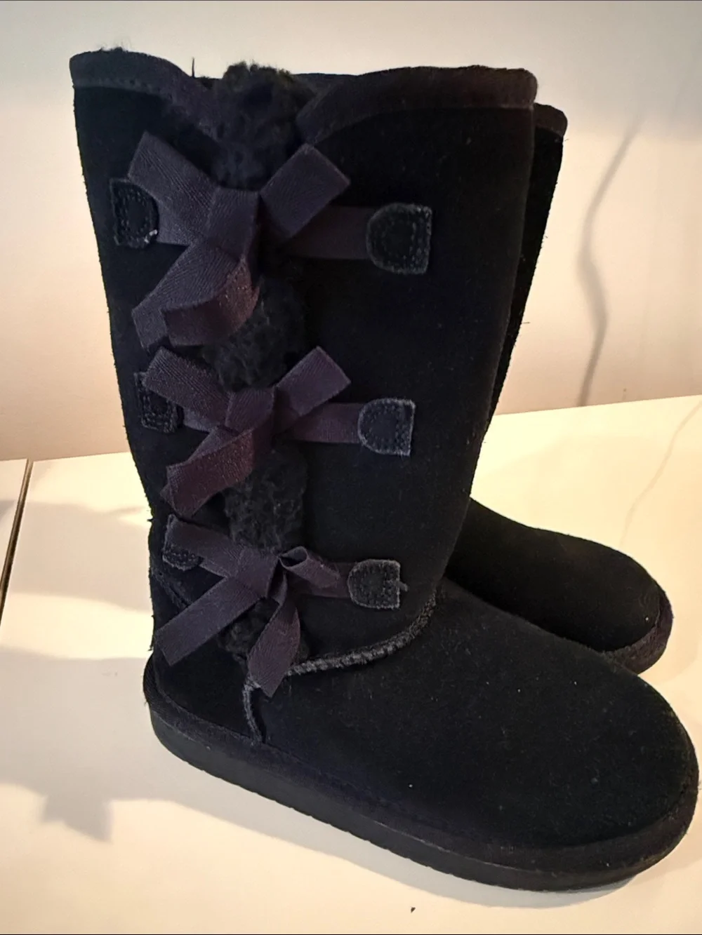 Koolaburra Black Suede Faux-Shearling Bow Mid-Calf Winter Boots girls size 12